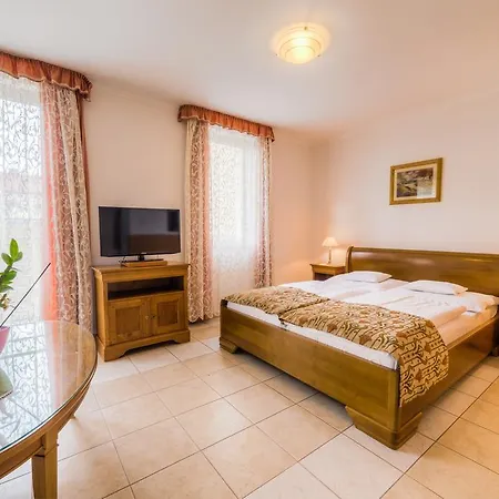 Kata Panzio Bed & Breakfast 3*