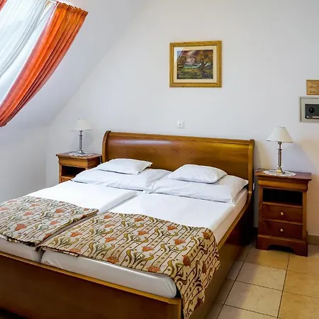 Bed & Breakfast Kata Panzio 3*