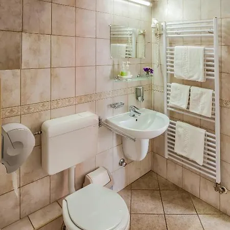 Kata Panzio Bed & Breakfast 3*